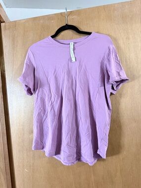 lululemon athletica Lavender Short Sleeve Crew Tee